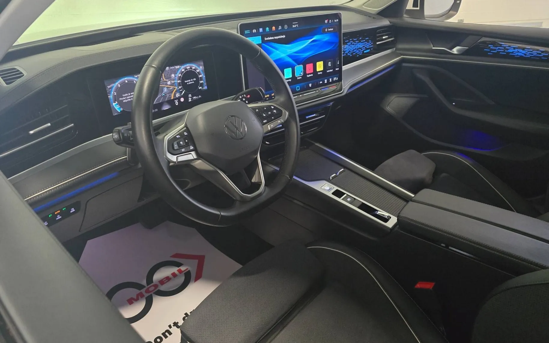 Notranja slika - Volkswagen Passat Variant - 1.5 eTSI Business DSG - Matrix.360kam.DCC Pro.HUD - 9