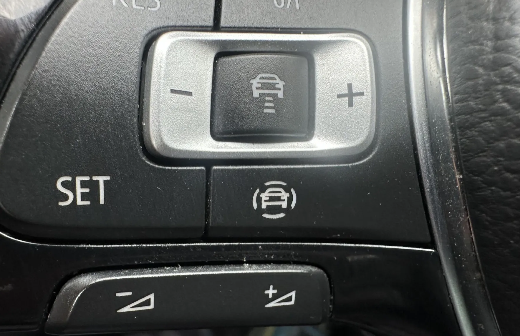 Zunanja slika - Volkswagen Tiguan - 1.5 TSI ACT BMT R-Line DSG.Highline 110kW.KAMERA - 10