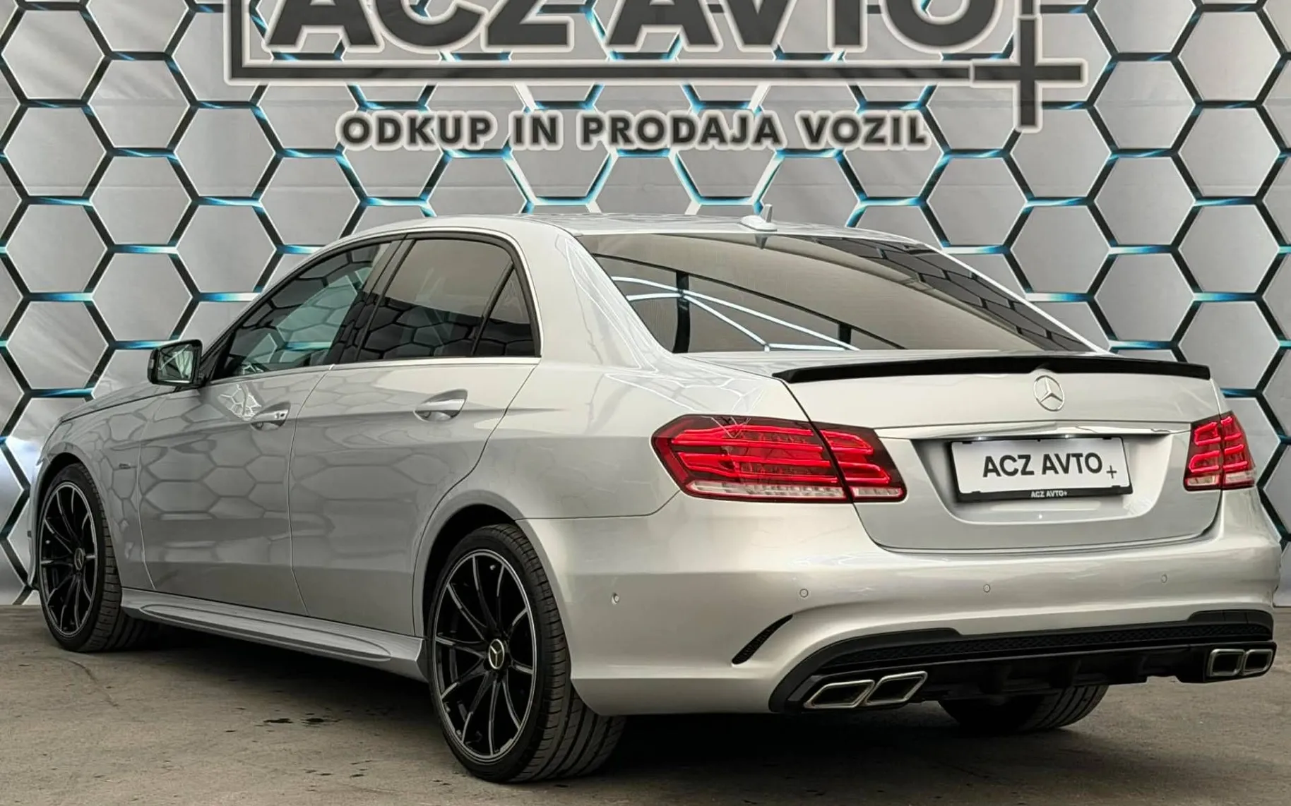 Zunanja slika - Mercedes-Benz E-Razred - E 200D•AUT•EDITION•FUL LED•NAVIGACIJA•6.3 LOOK•F1• - 6