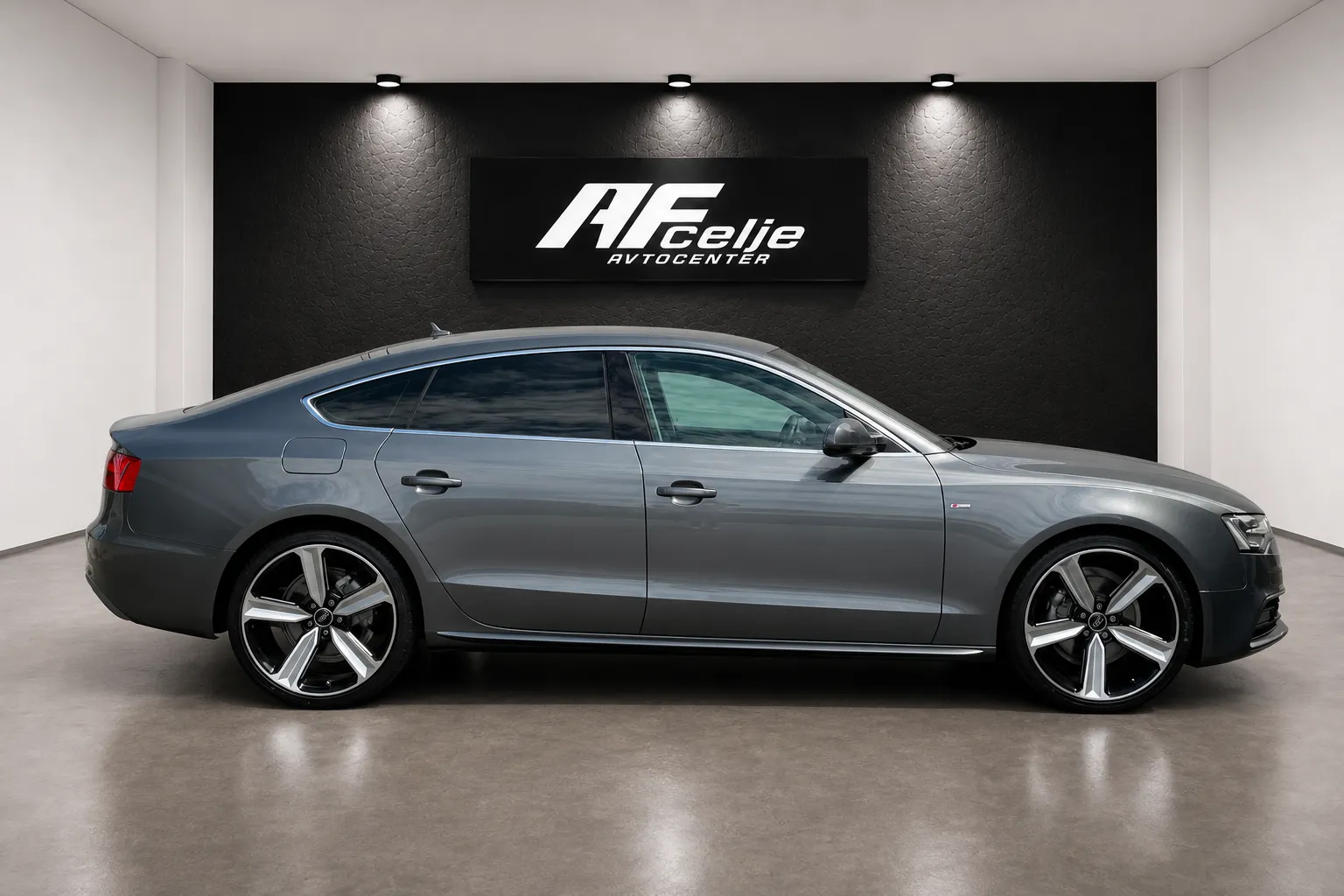 Zunanja slika - Audi A5 Sportback - 2.0 TDI-2X S LINE-185.000km-LIZING ZA TUJCE-NAVI-. - 4