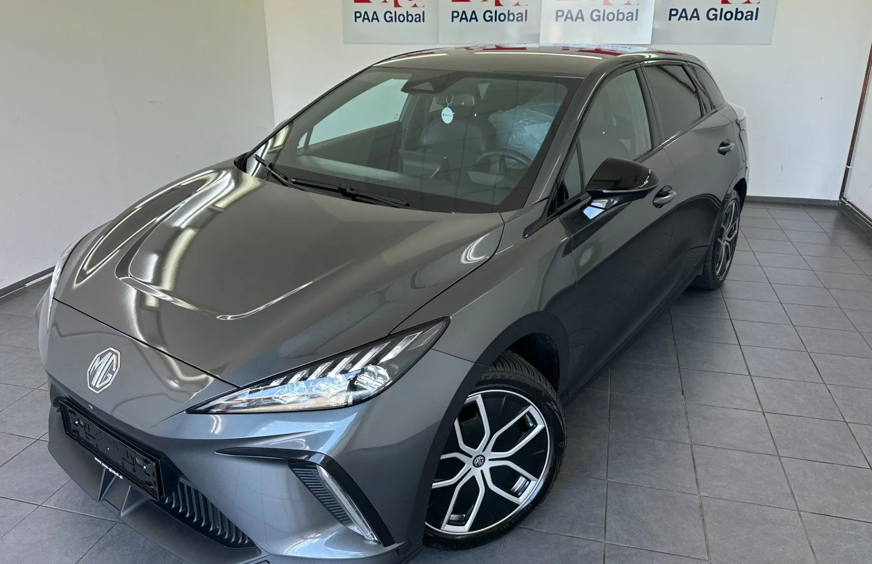 Zunanja slika - MG MG4 - Luxury 150kW.NEMŠKI+4GUME.USNJE.KAMERA.- 3000 € SU - 1