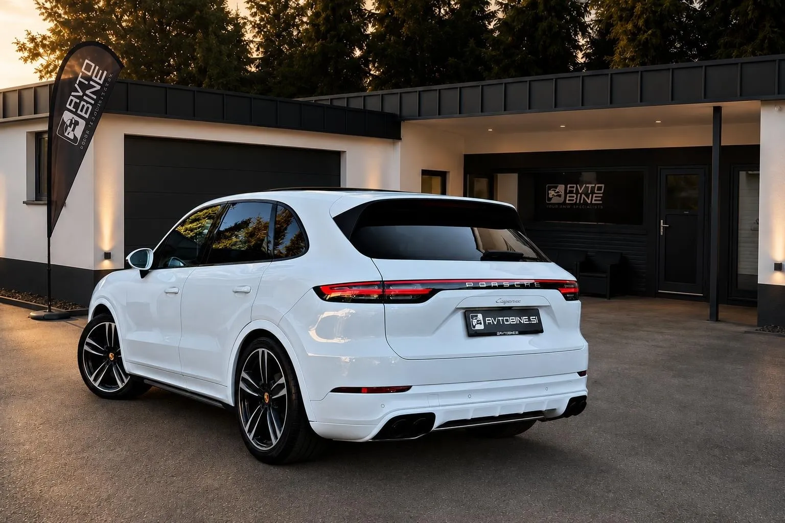Zunanja slika - Porsche Cayenne - PANO•SOFT CLOSE•ZRAČNO•360•BELA PERLA... - 6