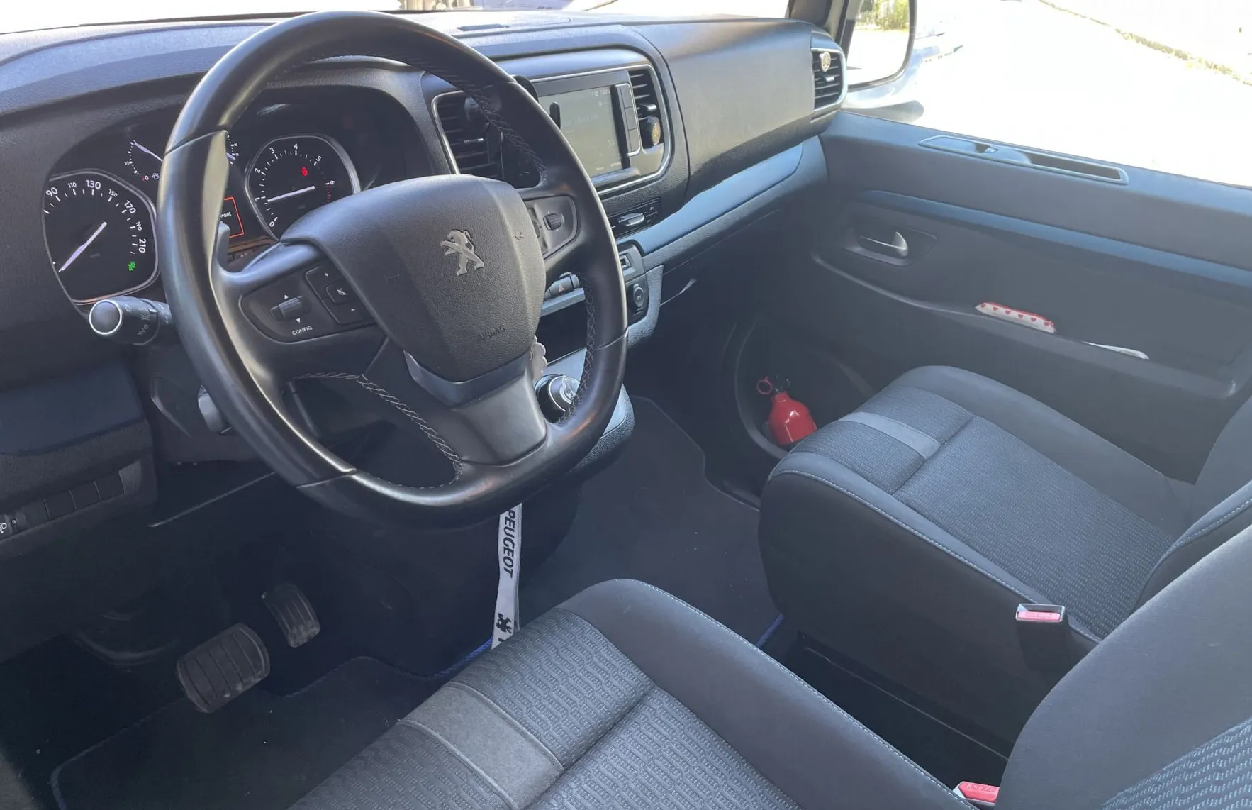 Zunanja slika - Peugeot Traveller - 1.LASTNIK-RADAR TEMPOMAT-ALU-MULTIFUNKCIJA-PDC - 6
