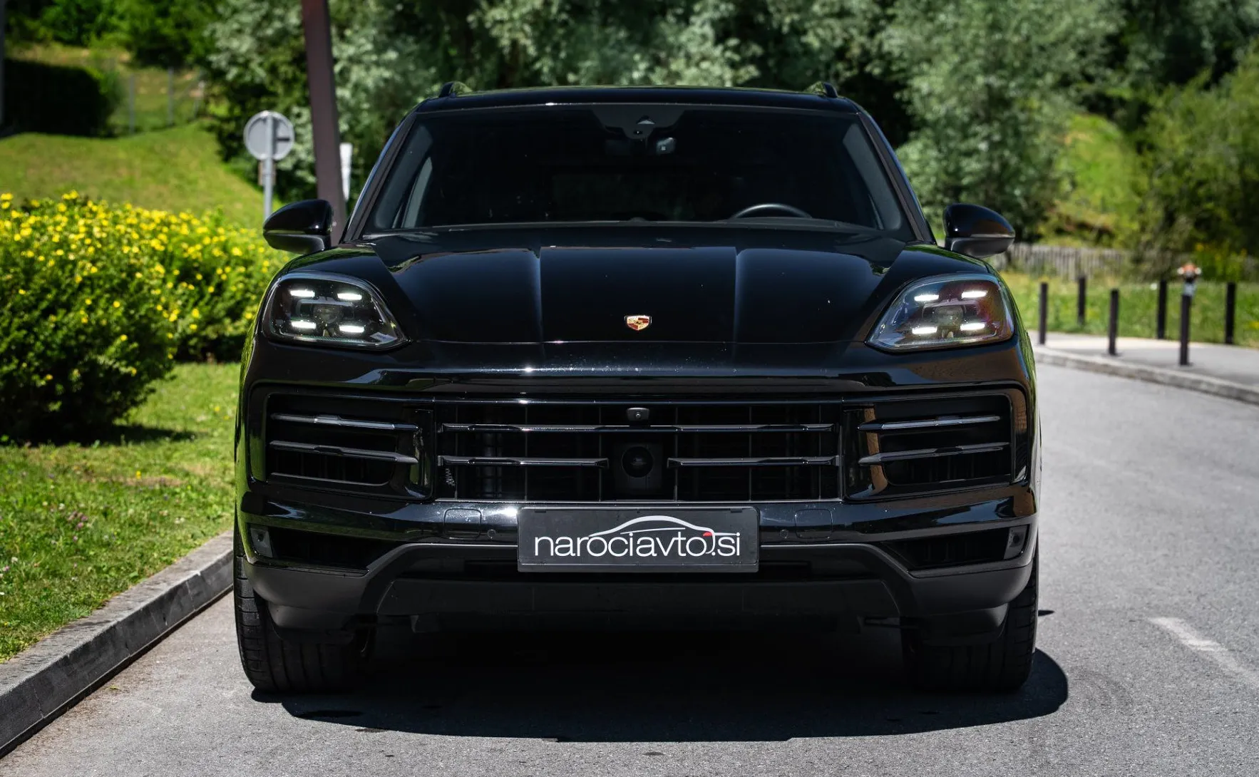 Zunanja slika - Porsche Cayenne - E-Hybrid - LED - Pano - 22 COL - Zračno vzmetenje - 2