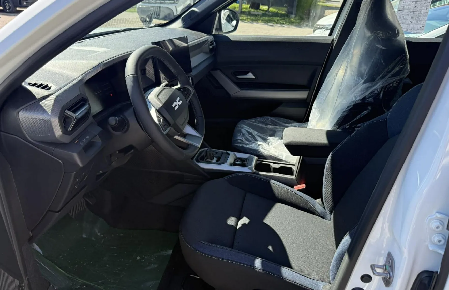 Zunanja slika - Dacia Duster - EXPRESSION HYBRID-G 150 4X4 - 9