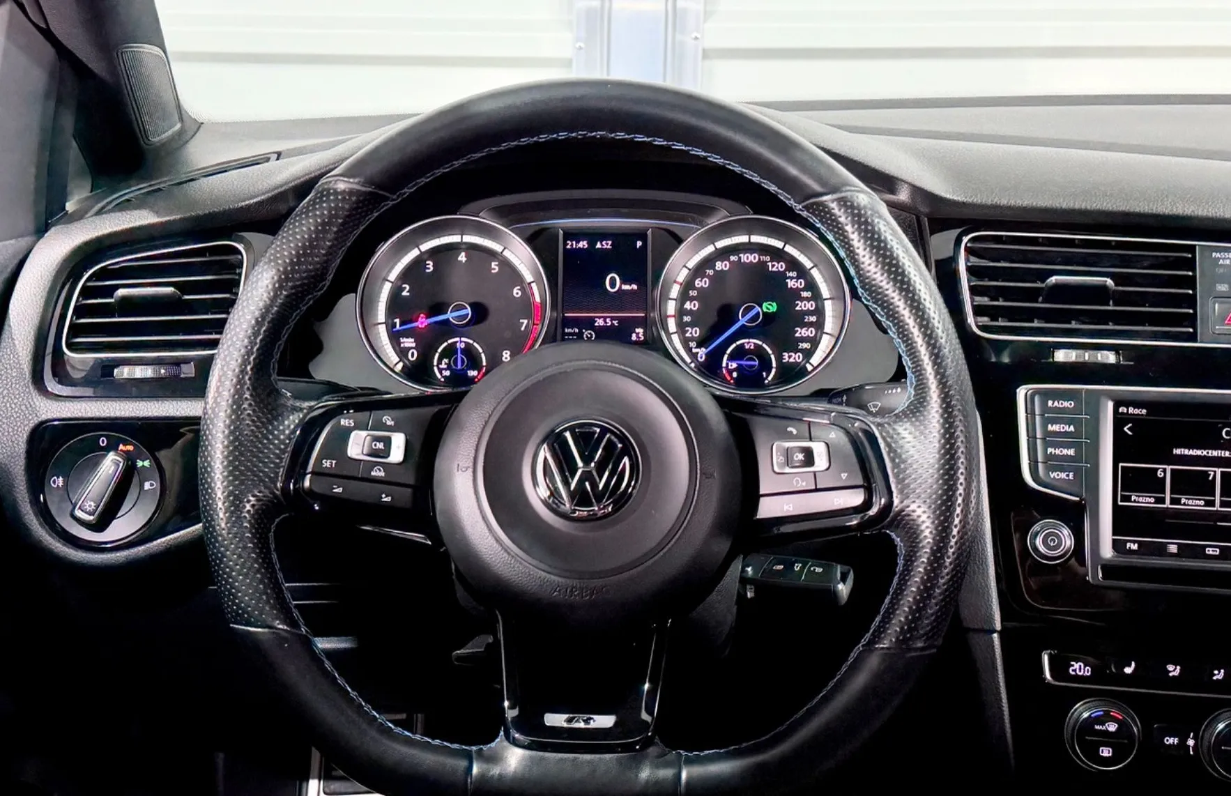 Zunanja slika - Volkswagen Golf - R - 4 MOTION - DSG - DRIVE SELECT - NAVI - PDC - 9