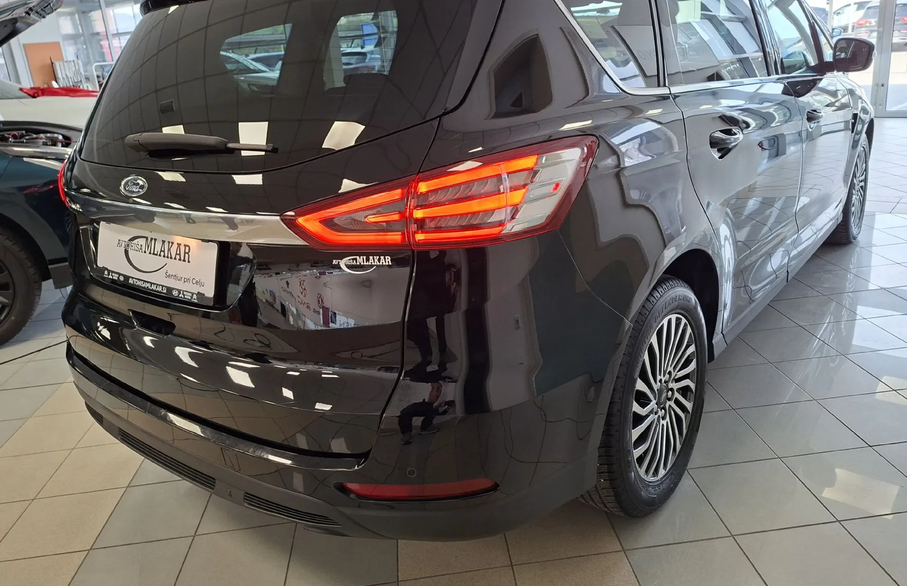 Zunanja slika - Ford S-MAX - 2.0 EcoBlue 110 kW FWD Titanium Auto-LED-NAVI- - 4