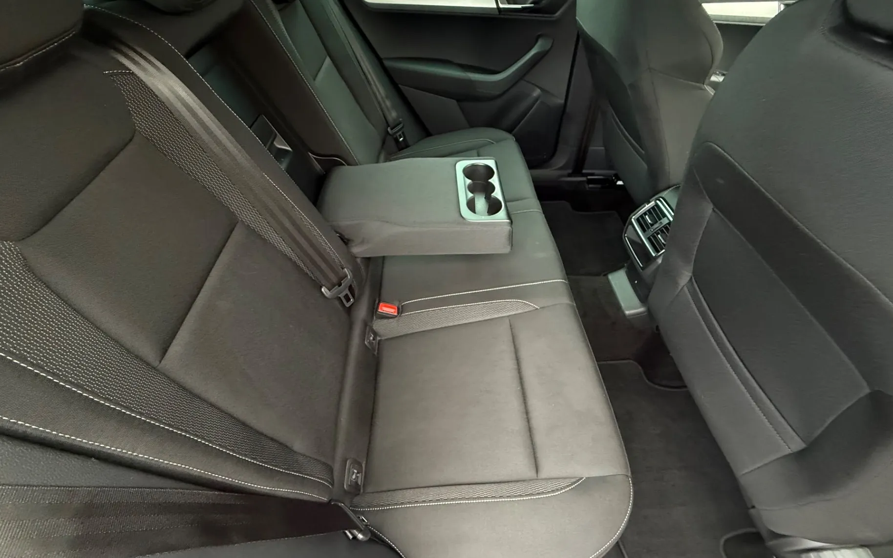 Zunanja slika - Škoda Karoq - Ambition 2.0 TDI DSG-Acc-Laneassist-Kamera-Led - 16