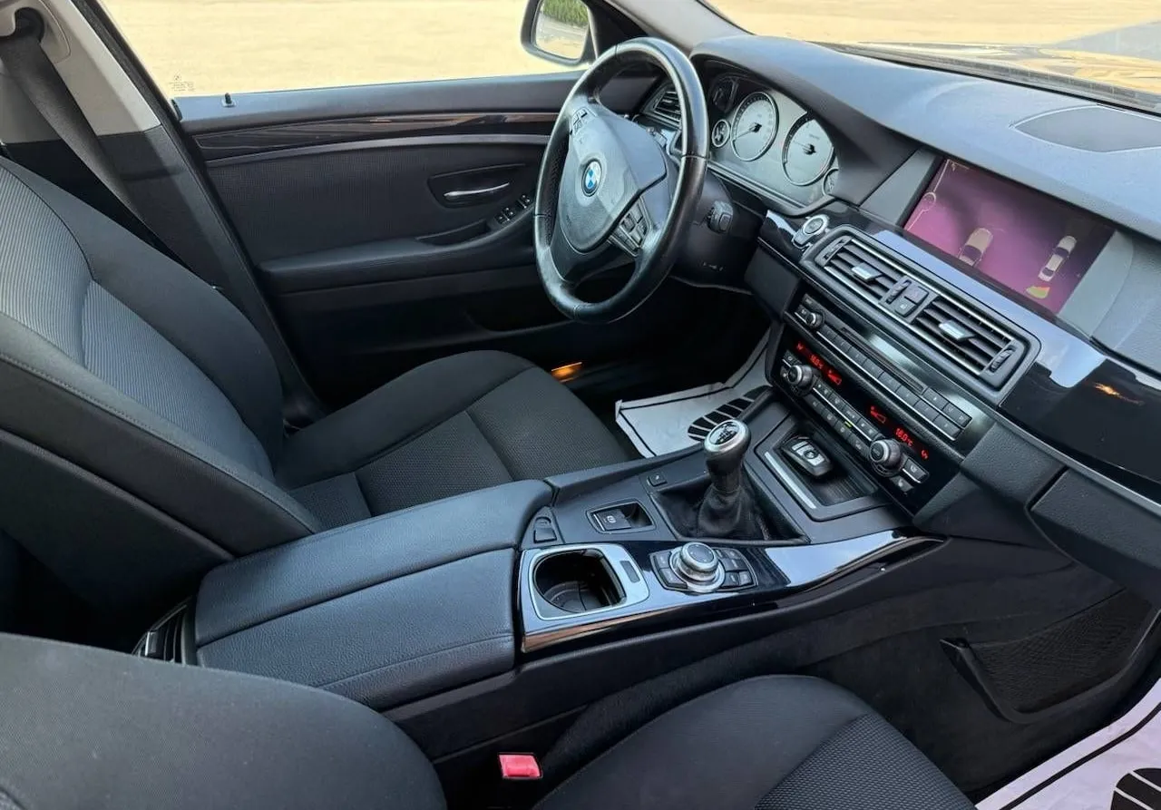 Notranja slika - BMW serija 5: - 520d SLO NA KREDIT BREZ POLOGA - 7