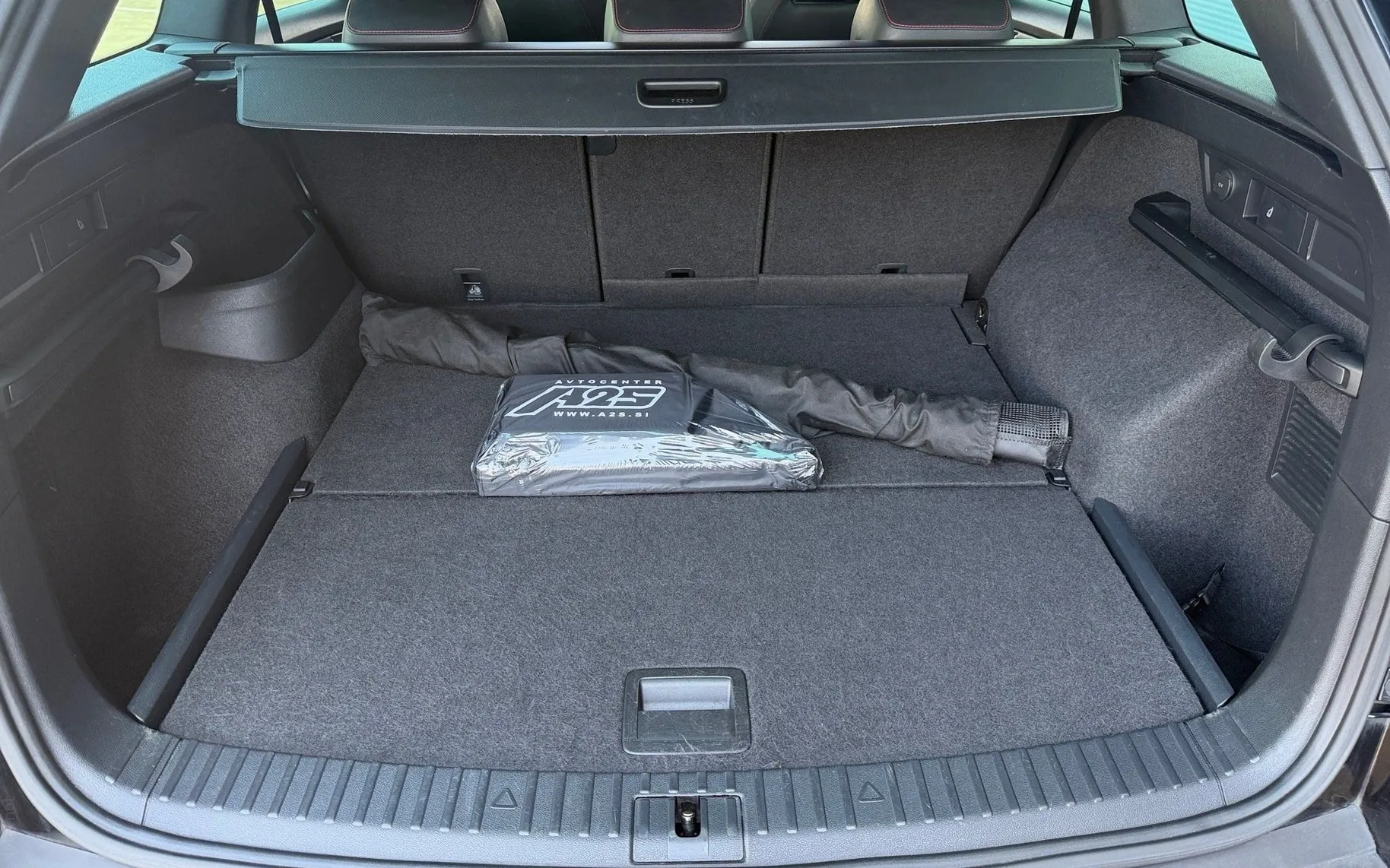Notranja slika - Škoda Kodiaq - 4x4 2.0 TSI RS DSG-Panorama-Webasto-360 kamera.... - 12