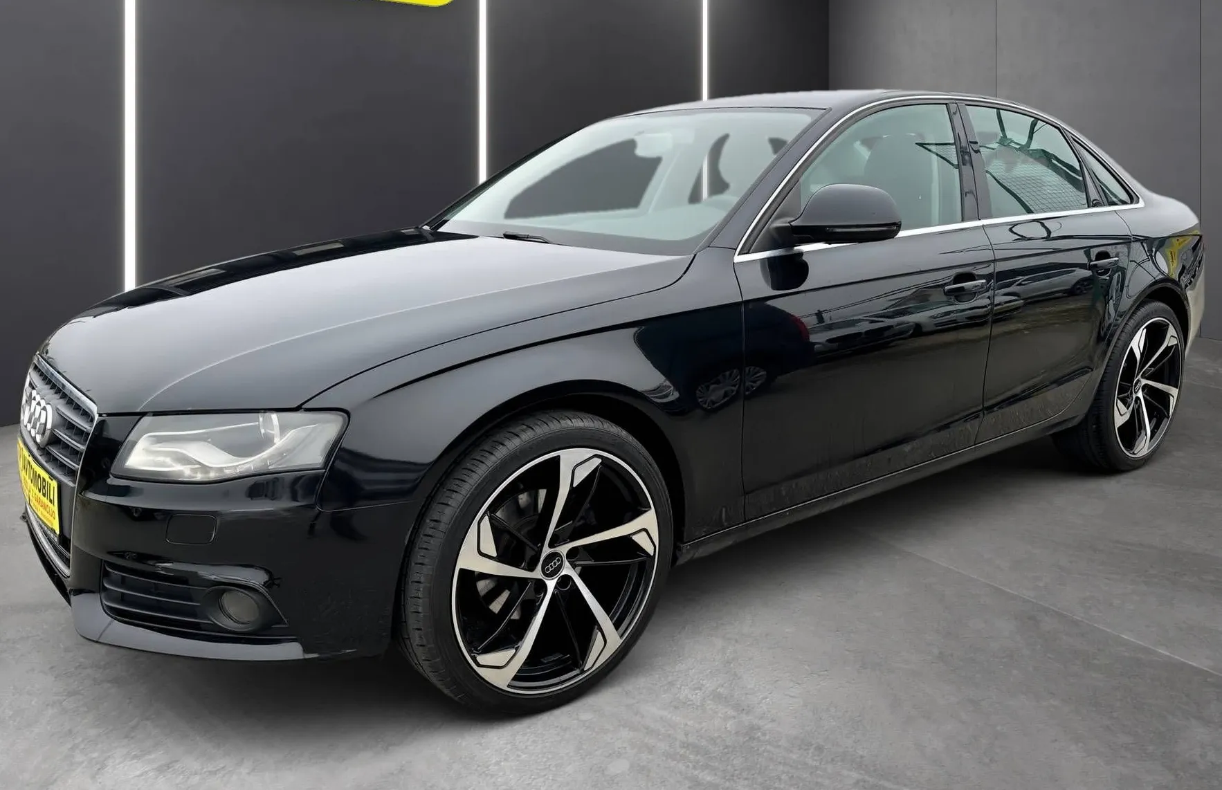 Zunanja slika - Audi A4 - 2.0 TDI SLOVENSKI BI-XENON TEMPOMAT PDC MEGLENKE . - 3