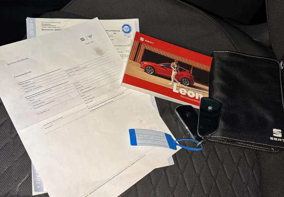 Zunanja slika - Seat Leon - ST 2.0 TDI FR DSG.NEMŠKI+4ALU.PANORAMA.GRE.SEDEŽEV - 5