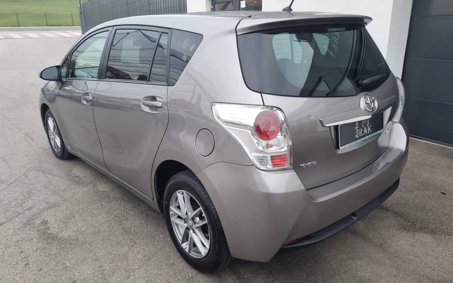 Zunanja slika - Toyota Verso - 1.6 D-4D Sol 1. LASTNIK. SLOVENSKI - 5