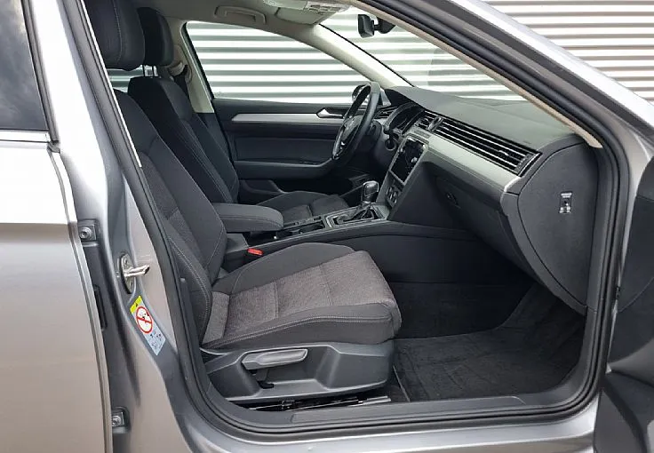Zunanja slika - Volkswagen Passat - Variant 2.0 TDI-DSG-VELIKA NAVI-KAMERA-2X PDC-FINANCIRANJE - 9