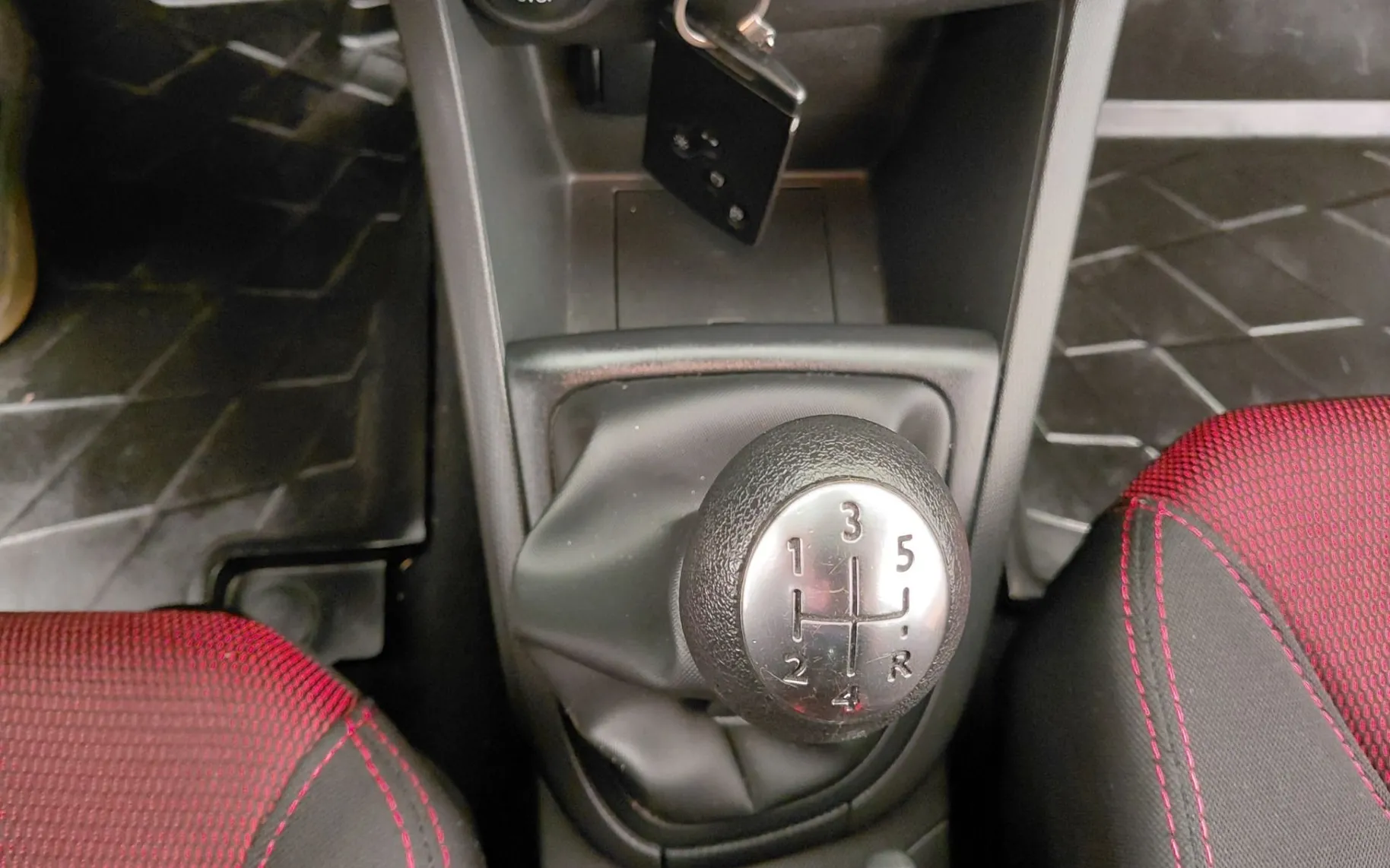 Notranja slika - Renault Clio - Grandtour 1.2 16V SAMO 75000 KM-ODLIČEN - 12