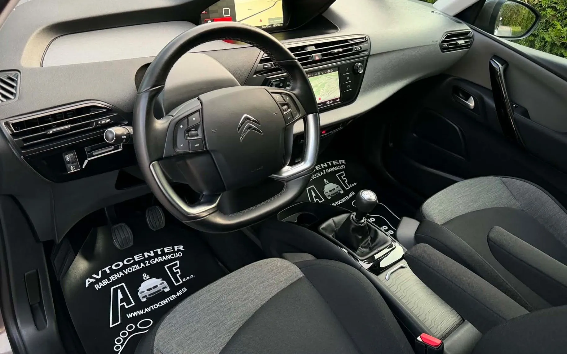Notranja slika - Citroën C4 Grand Picasso - 1.6 HDI-LED-NAVI-122.000km-LIZING ZA TUJCE-KEYLE - 9