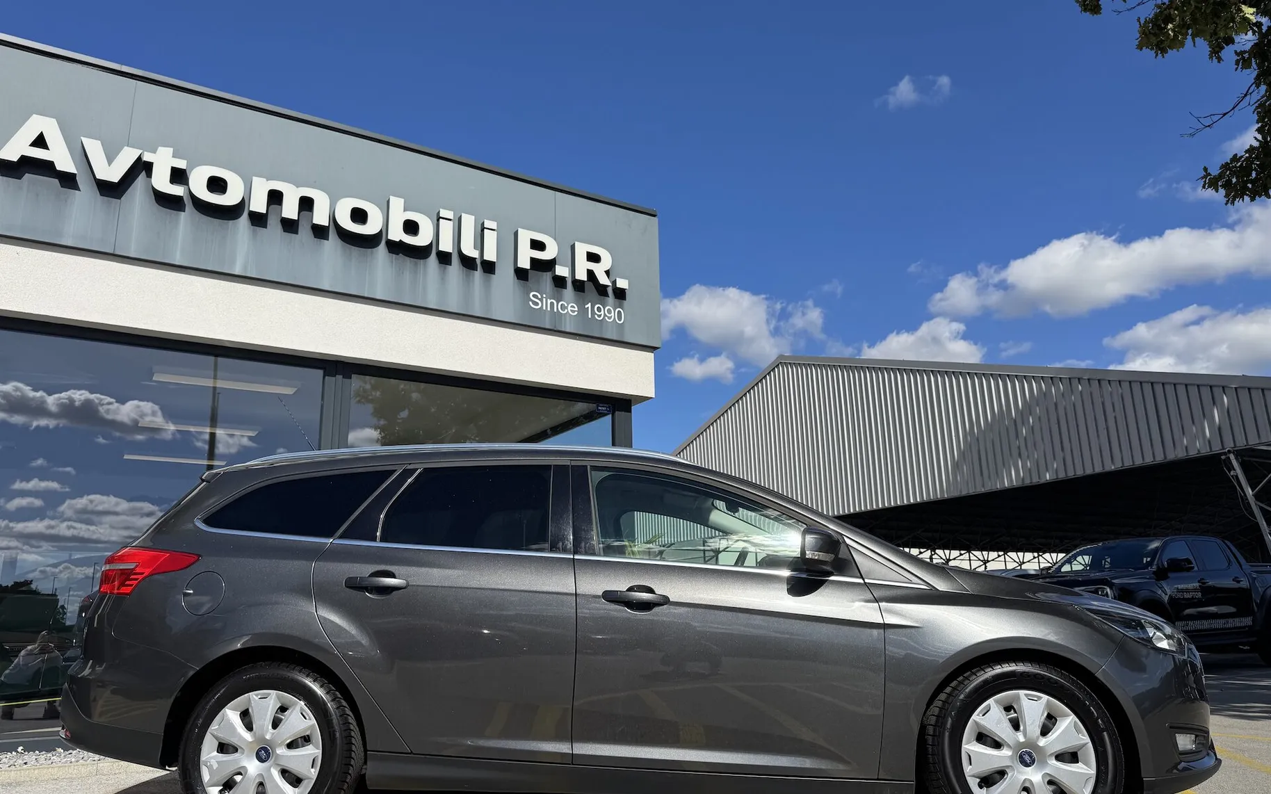Zunanja slika - Ford Focus - Karavan 1.0 EcoBoost TREND 125KM NAVI ZIMSKI PAKET - 6