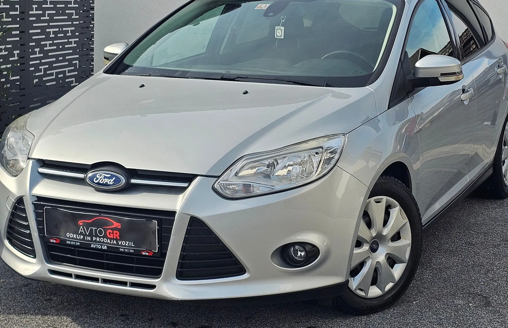 Zunanja slika - Ford Focus - 1.6 TDCi.Trend ECOnetic-VINJETA-ZIM.GUME DARILO - 14