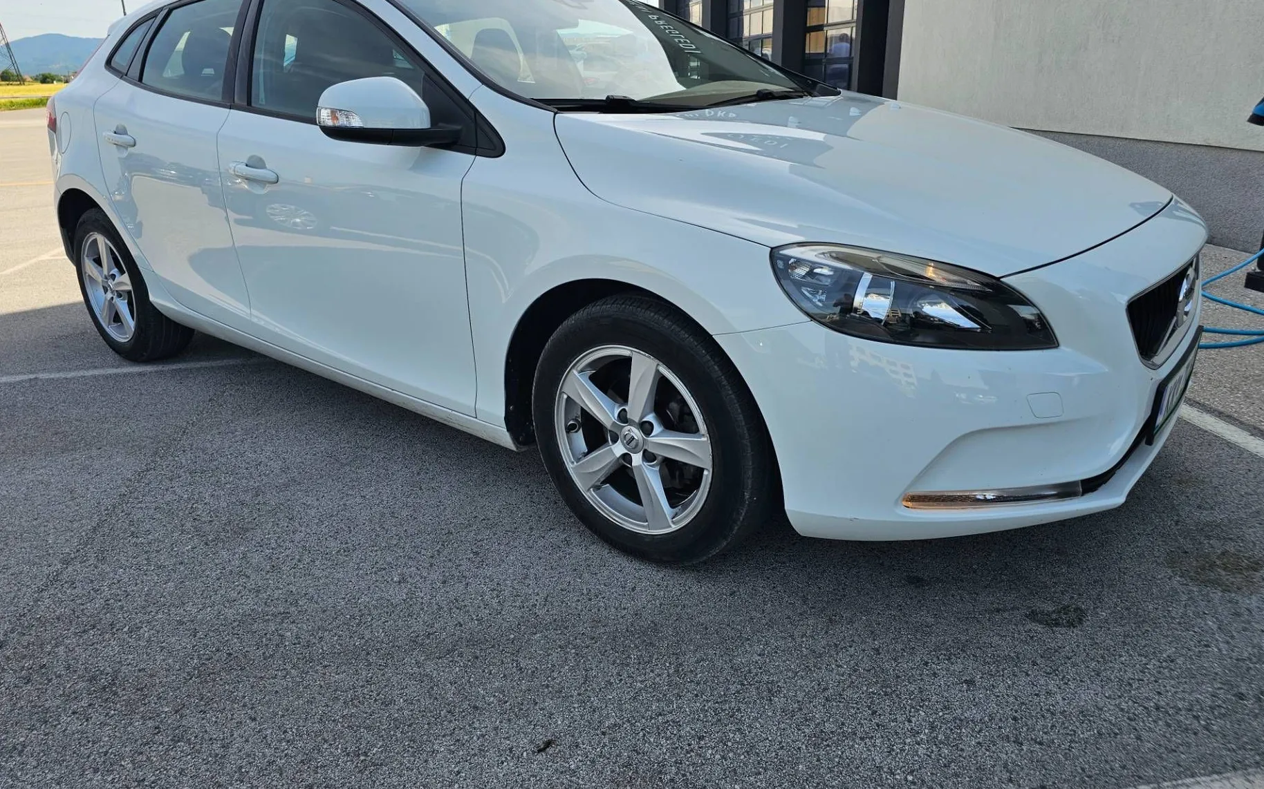 Zunanja slika - Volvo V40 - D2 Kinetic - 8