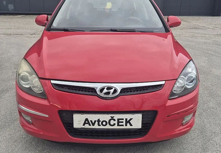 Zunanja slika - Hyundai i30 Wagon - 1.6 CRDI + UGODNO - 2