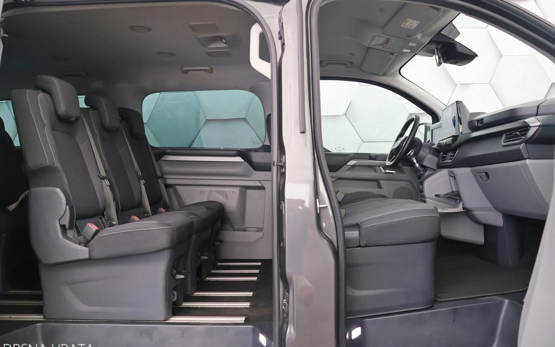 Zunanja slika - Ford E-Transit Custom - L2 2.0 TDCi Titanium 150KM 1+8 - 10