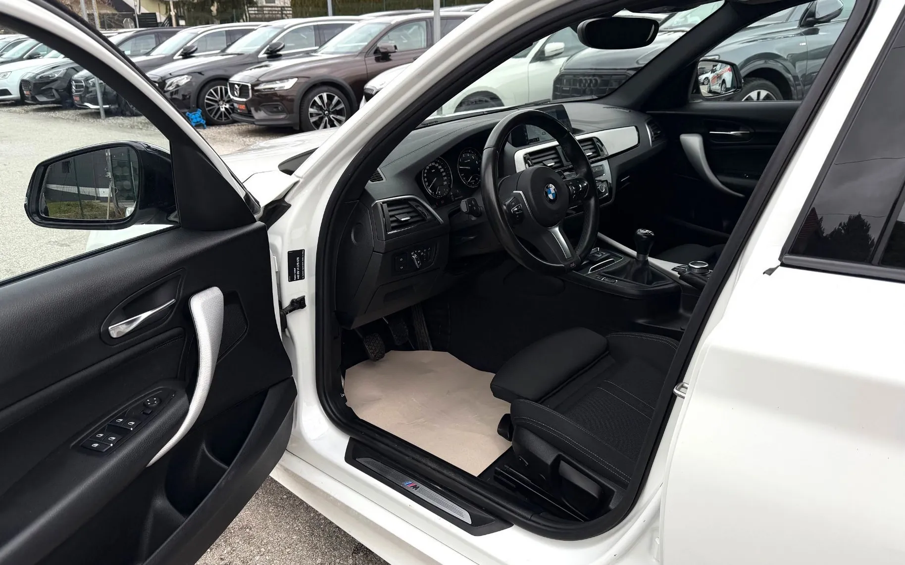 Zunanja slika - BMW Serija 1 - : 118i M Sport Shadow 1.LASTNIK FULL LED NAVI ALU 18 - 15
