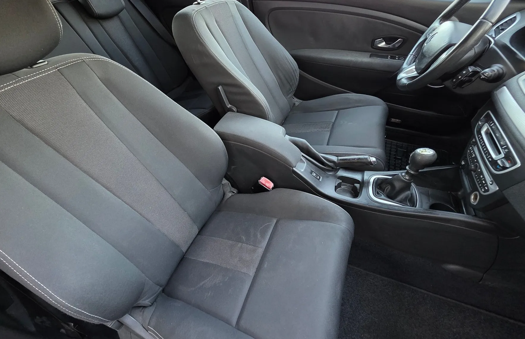 Zunanja slika - Renault Mégane - Megane COUPE 1.6 16V XENON-KEYLESS GO-ALU-SLOVENSKI - 12
