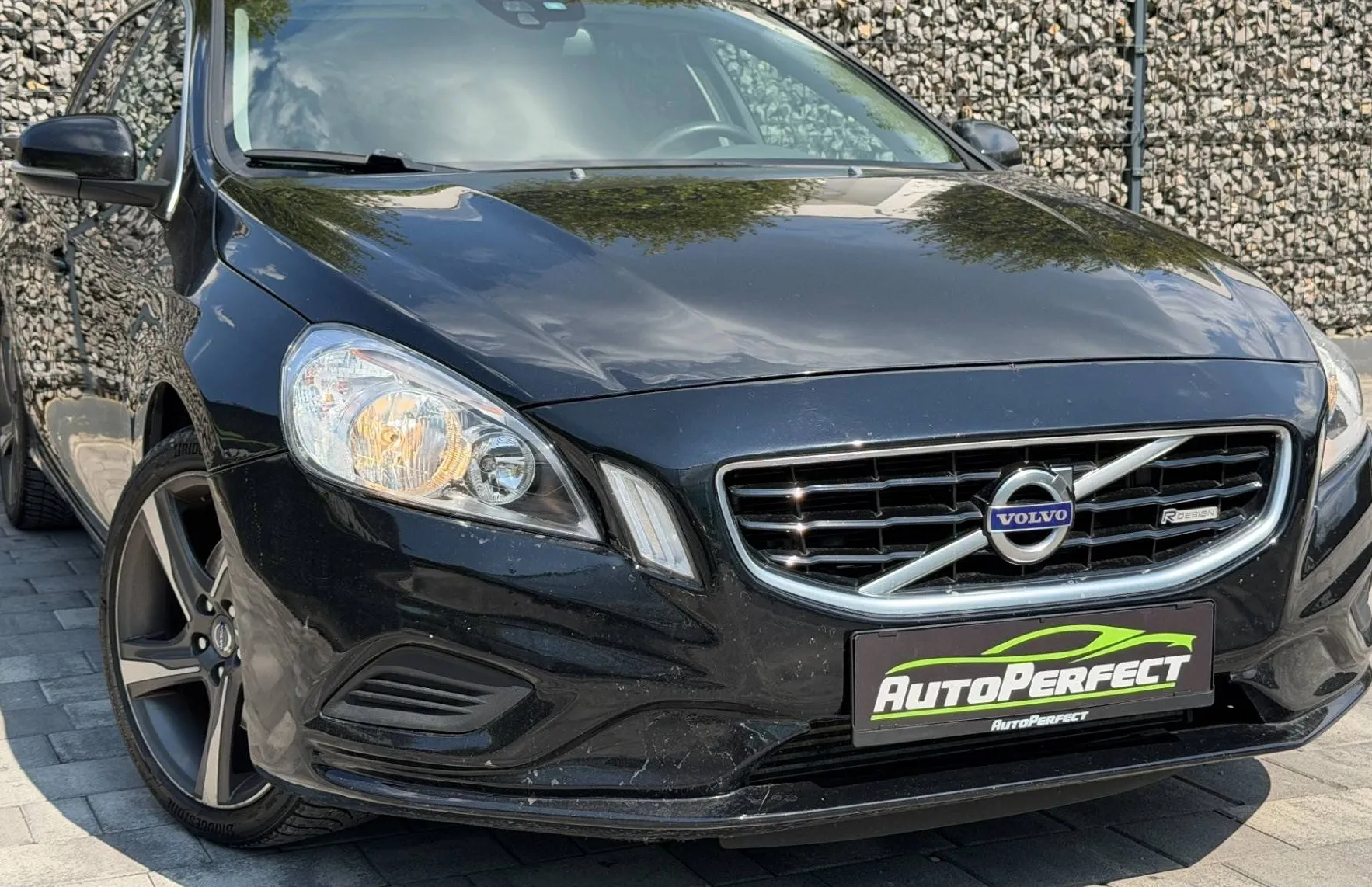 Zunanja slika - Volvo V60 - D5 AWD Geartronic |MEMORY|WEBASTO|GR. SED.| - 1