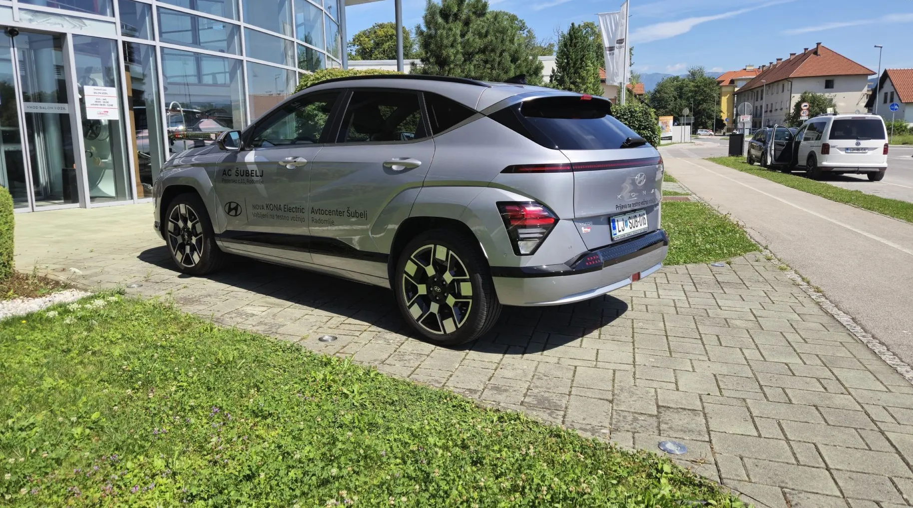 Zunanja slika - Hyundai Kona - 65KWH IMPRESSION V2L. WINTER II cena s subvencij - 6