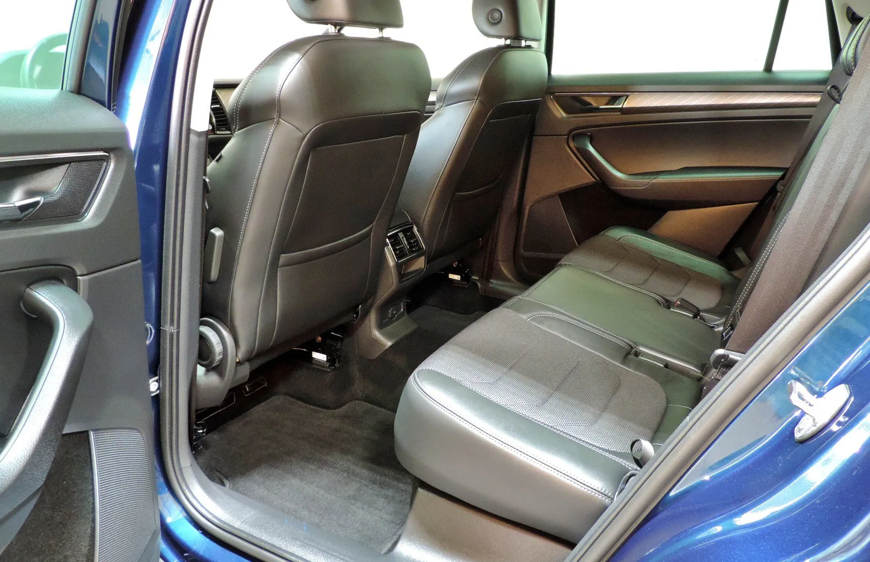 Zunanja slika - Škoda Kodiaq - 4x4 2.0 TDI Style DSG LED-ACC-KEYLESS-KAMMERA - 10