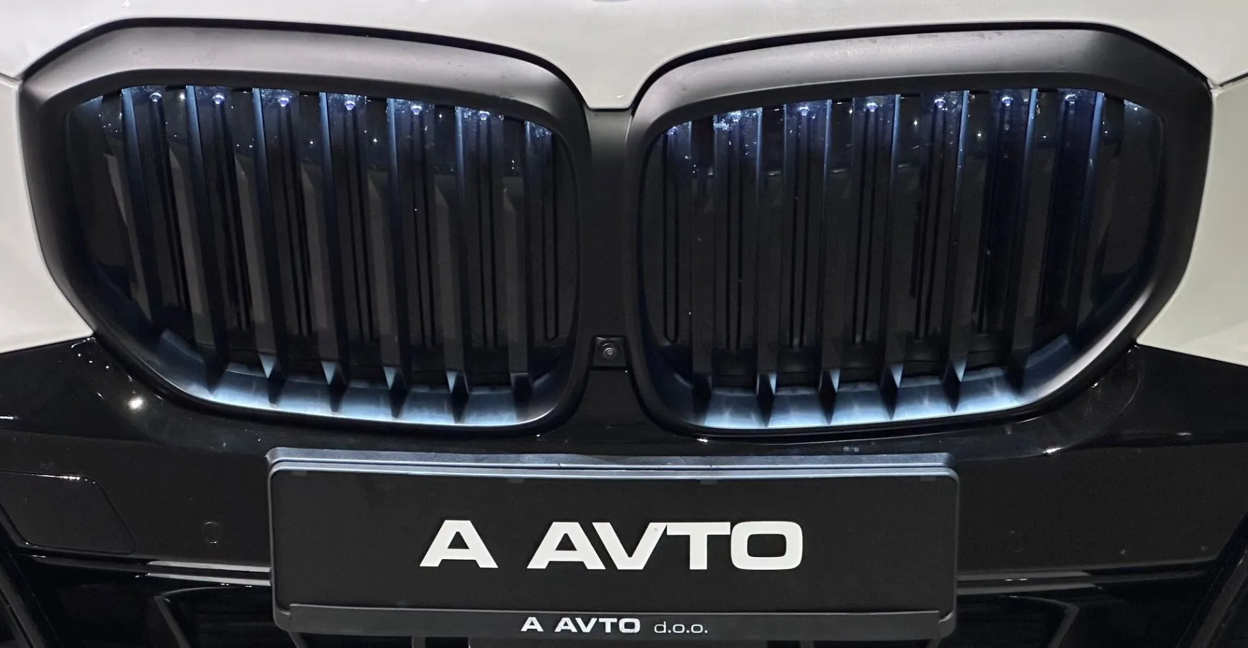 Zunanja slika - BMW X5 - serija : xDrive50e Avt. M Pro-INDIVIDUAL-22COL-VK-ICONIC... - 18