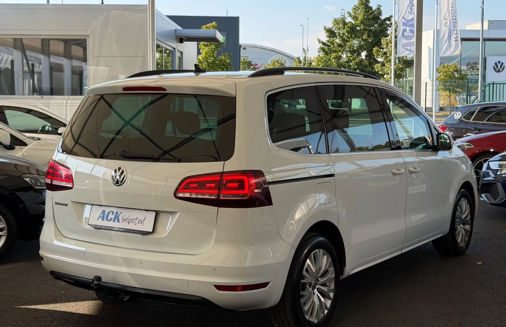 Zunanja slika - Volkswagen Sharan - Life 2.0 TDI DSG - 7 SEDEŽEV - SLO POREKLO - 4