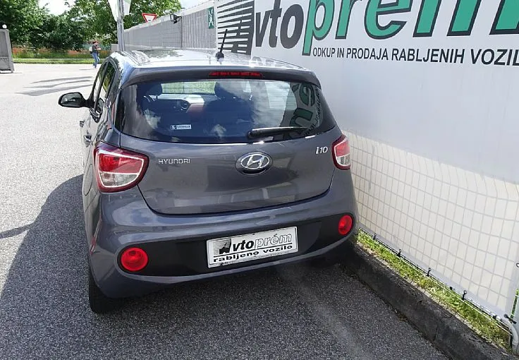 Zunanja slika - Hyundai i10 - 1.0 Style 1 LASTNIK. SLO. LEANPAY - 4