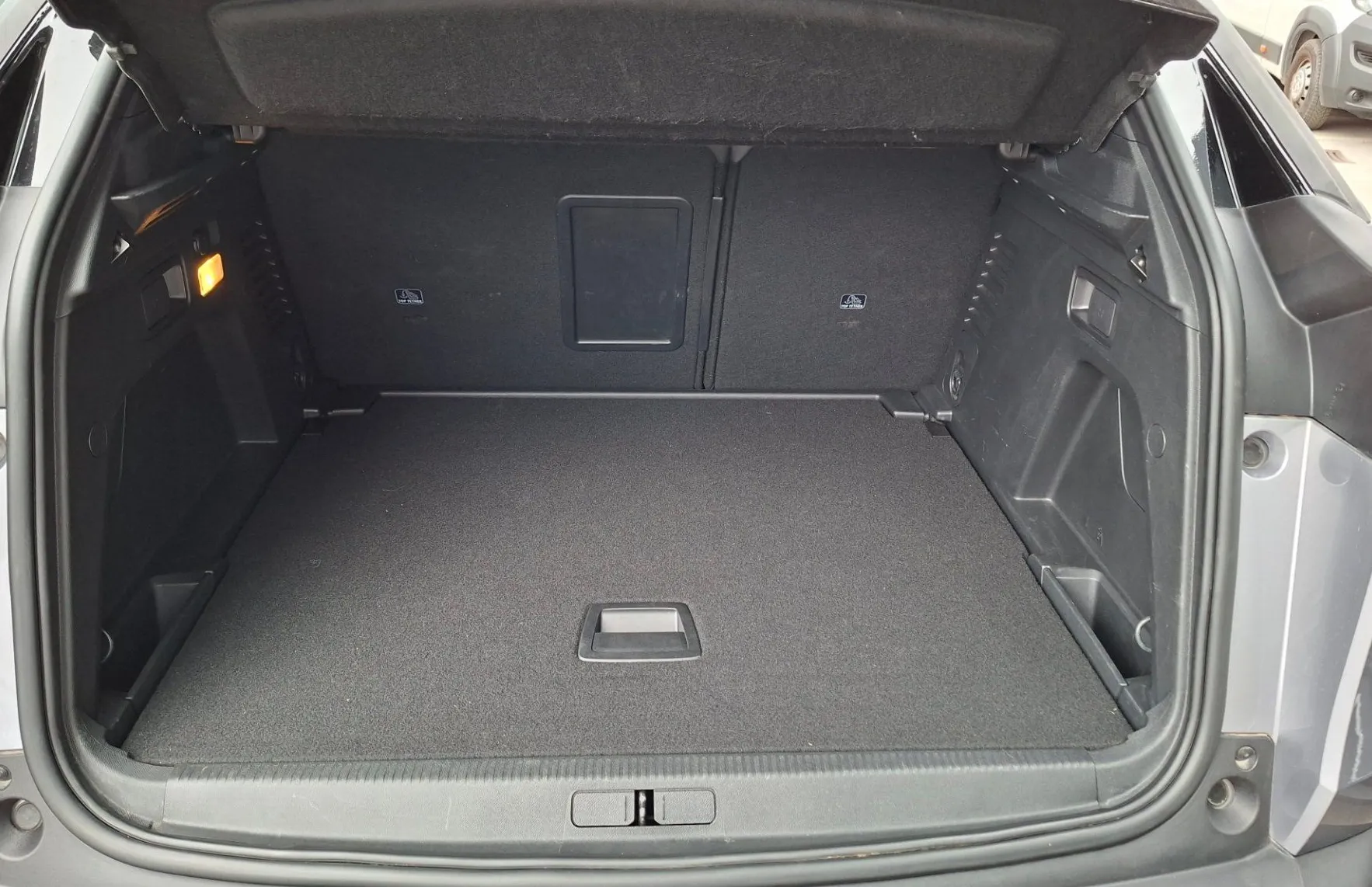 Zunanja slika - Peugeot 3008 - 1.5 BlueHDI 130 S S Allure Pack Avt. - 8