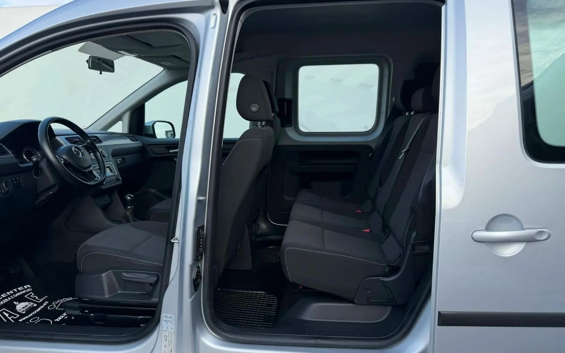 Notranja slika - VW Caddy - 2.0 TDI-2X DRSNA VRATA-1 LASTNIK-LIZING ZA TUJCE-. - 8