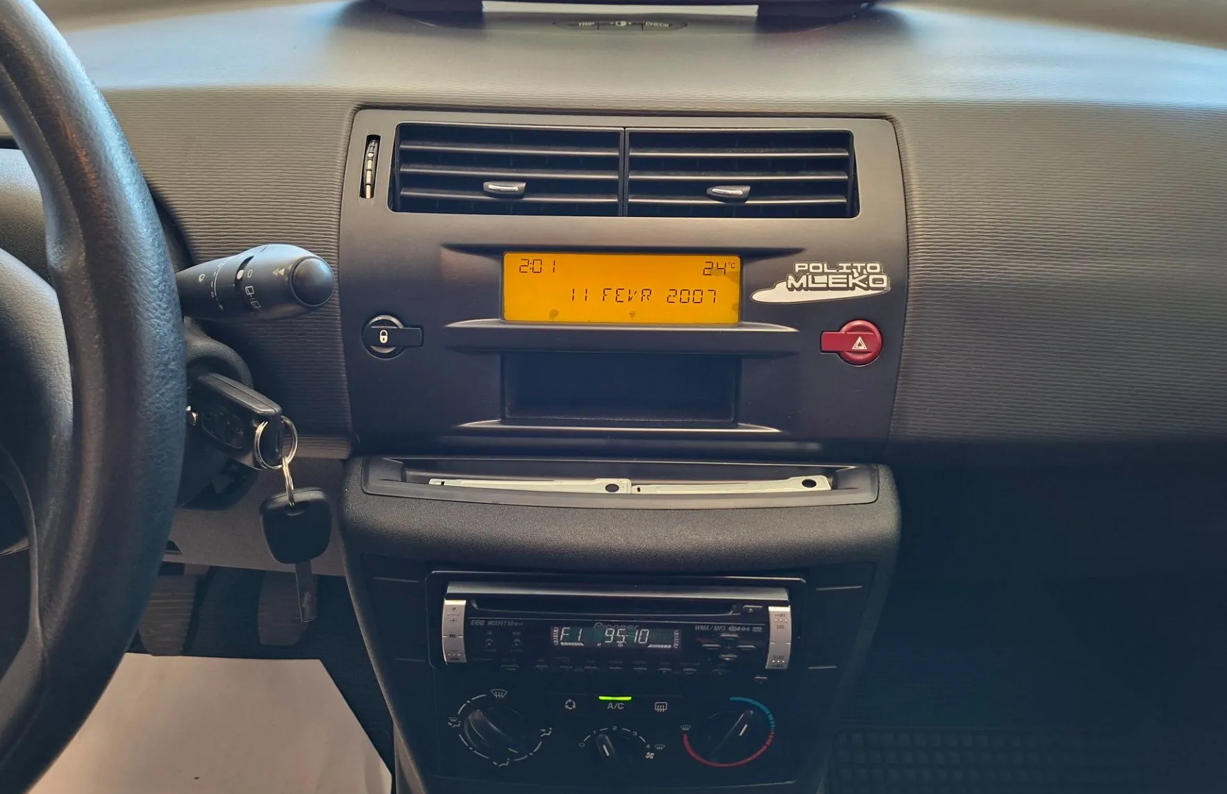 Zunanja slika - Citroën C4 - 1.4i 16V Attraction-HITRI KREDIT- - 9