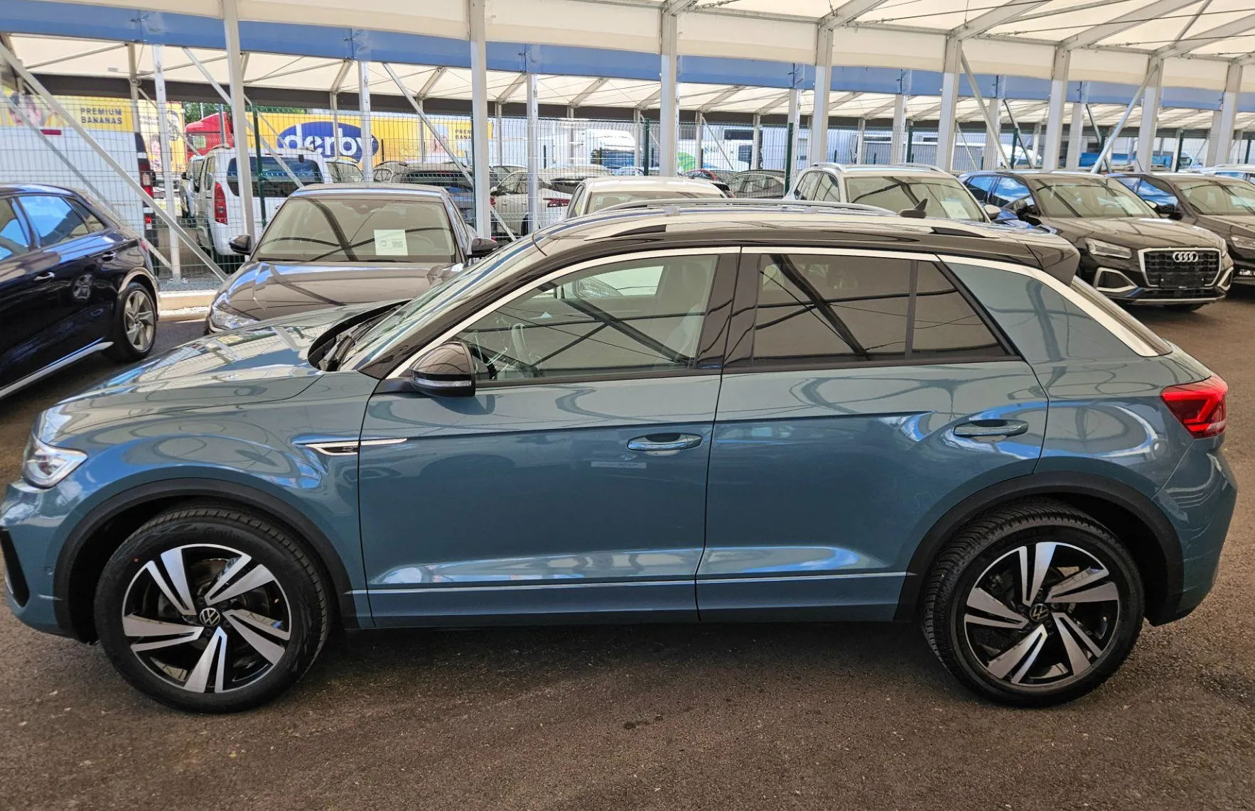 Zunanja slika - Volkswagen T-Roc - R-Line 2.0 TDI DSG LED PLUS-KAMERA-KEYLESS - 3