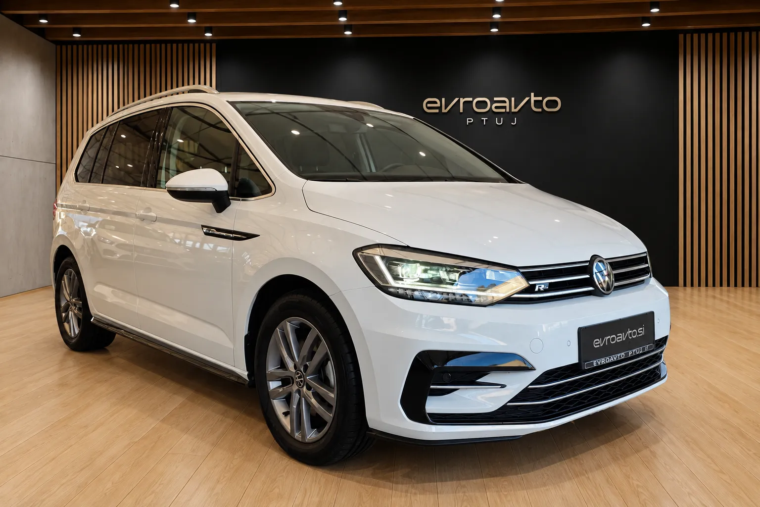 Zunanja slika - Volkswagen Touran - 2.0 TDI R-Line DSG 1.Lastnik-Slov.poreklo-7 Sedeže - 5