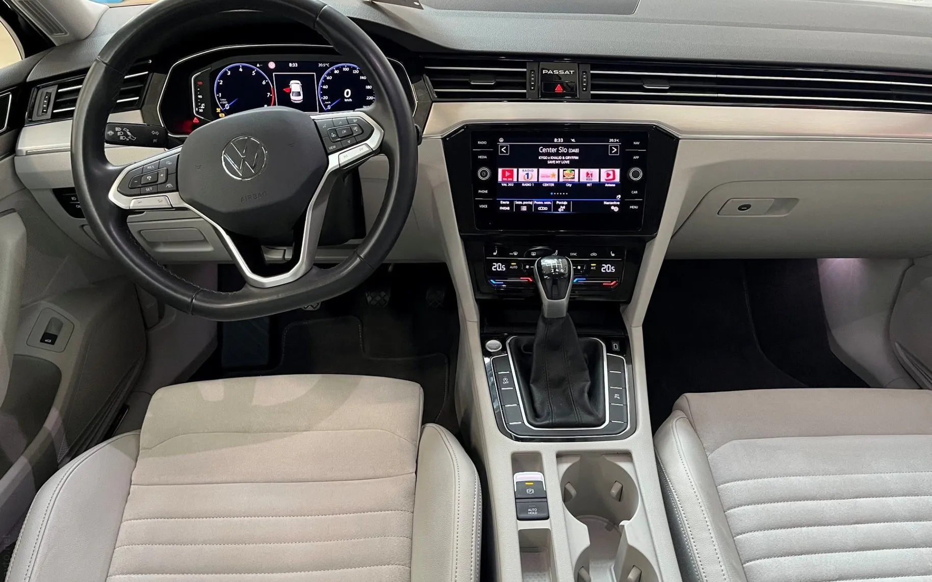 Notranja slika - Volkswagen Passat - 1.5 TSI BMT Elegance - 8