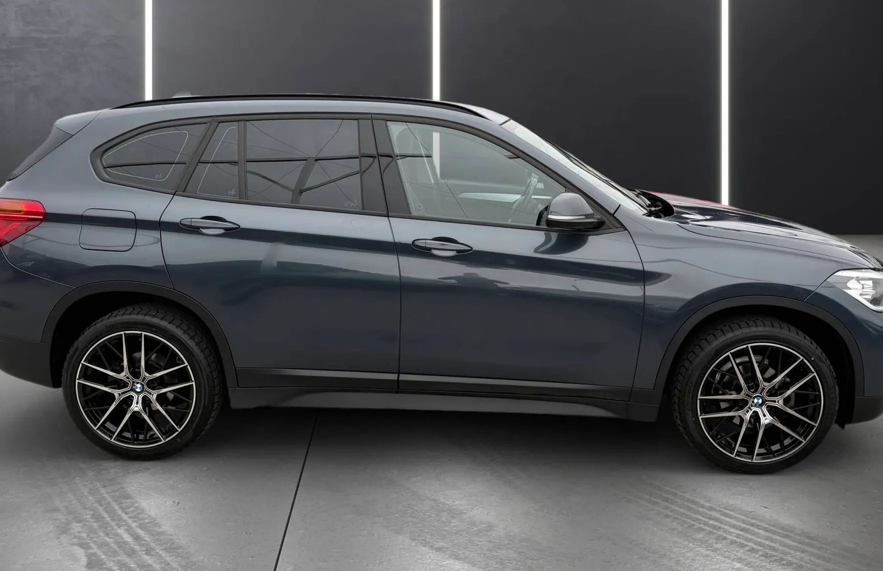 Zunanja slika - BMW X1 - serija :  sDrive16d LED NAVI USNJE PDC TEMP BREZ POLOGA - 8
