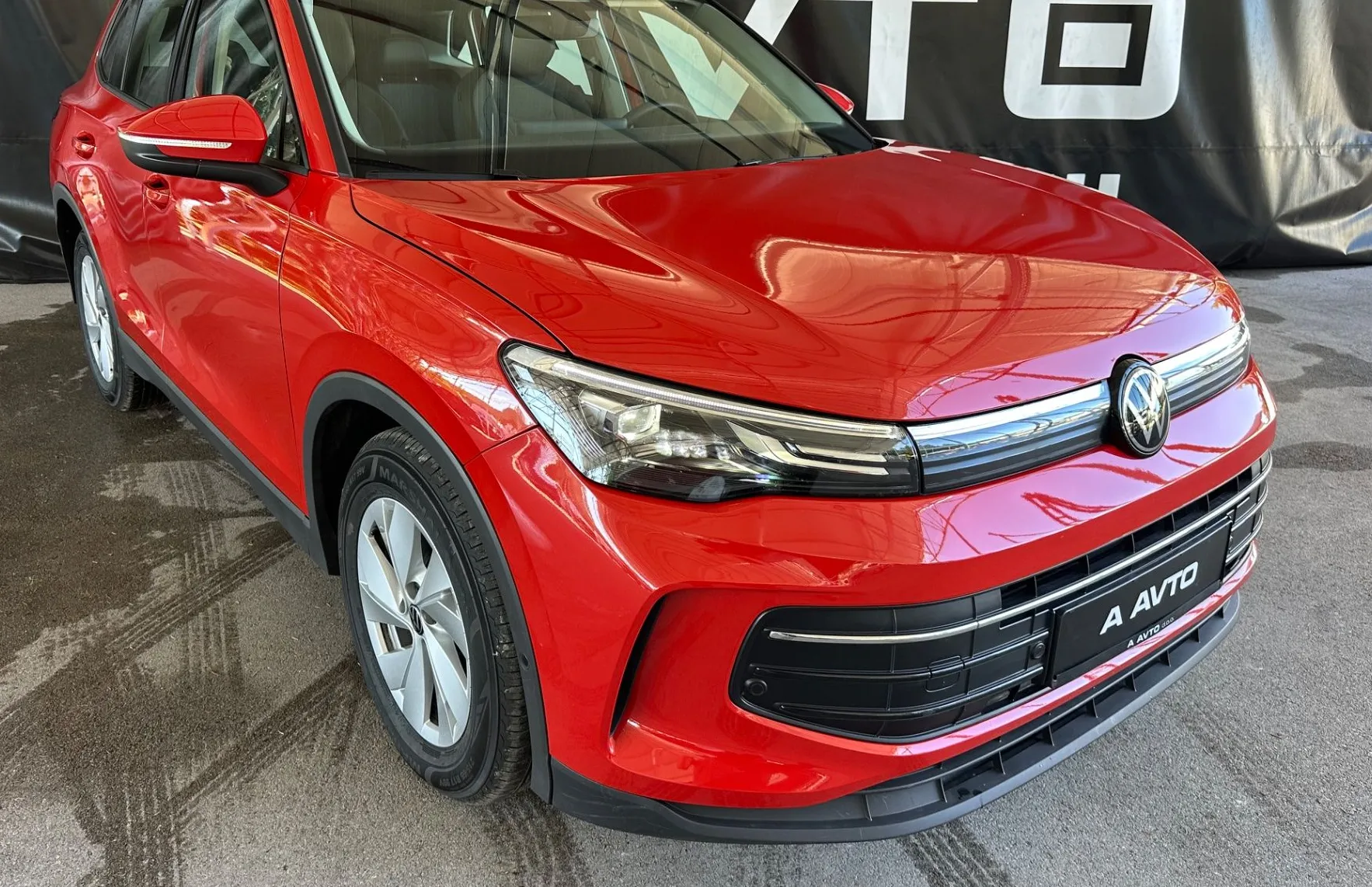 Zunanja slika - Volkswagen Tiguan - 2.0 TDI DSG-KAMERA-ACC-LINE+M.KOT ASSIS.-ALU... - 2