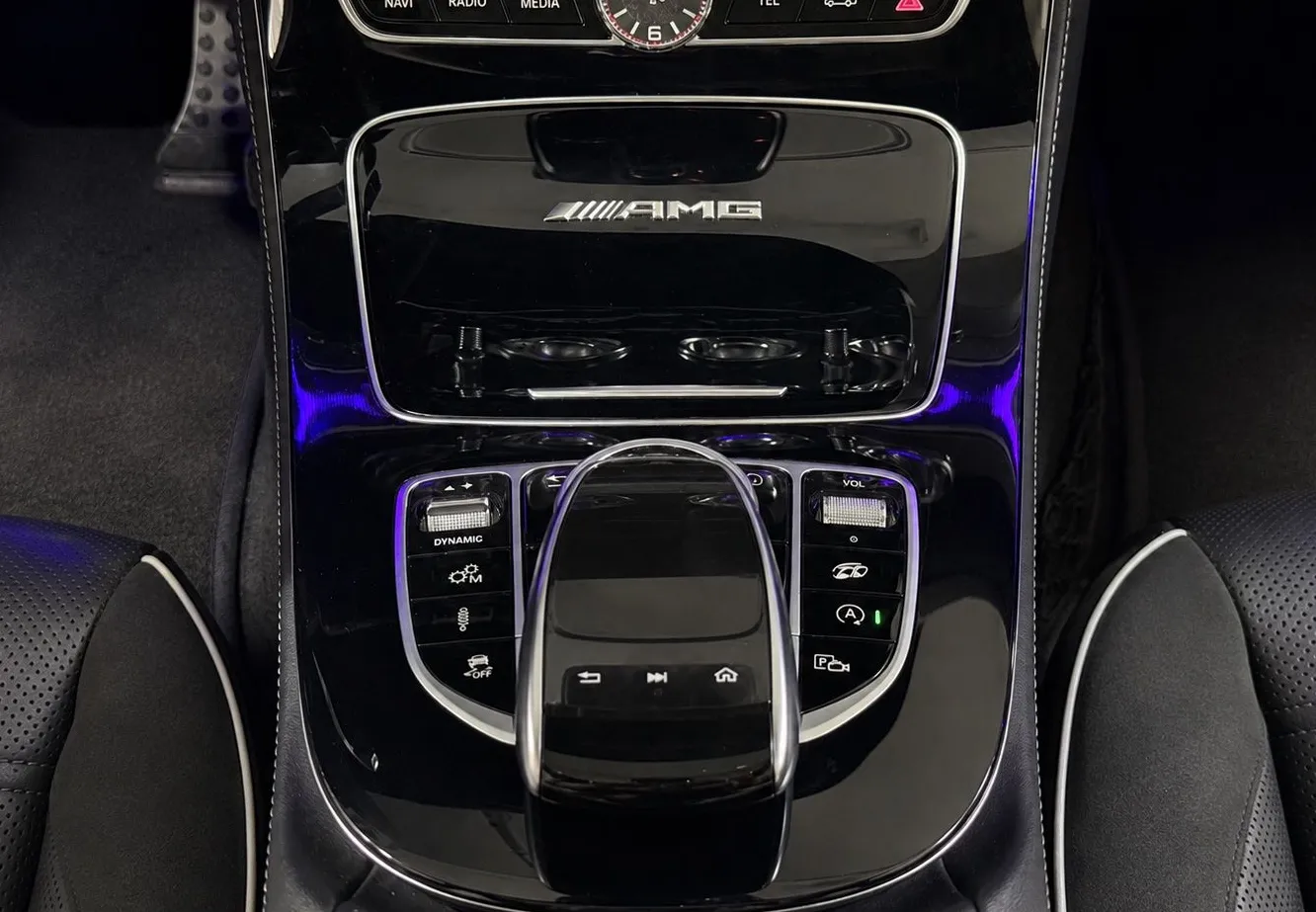 Zunanja slika - Mercedes-Benz E-Razred - E 63 S AMG 4MATIC+ - ZRAČNO - PANO - HLAJ. SED. - 11