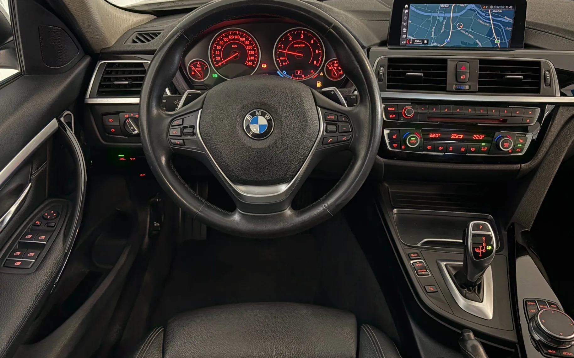 Notranja slika - BMW serija 3 Touring: - 335d|xDrive|M-Sport|Kamera|HUD|Pano|Gretje|Kljuka| - 9