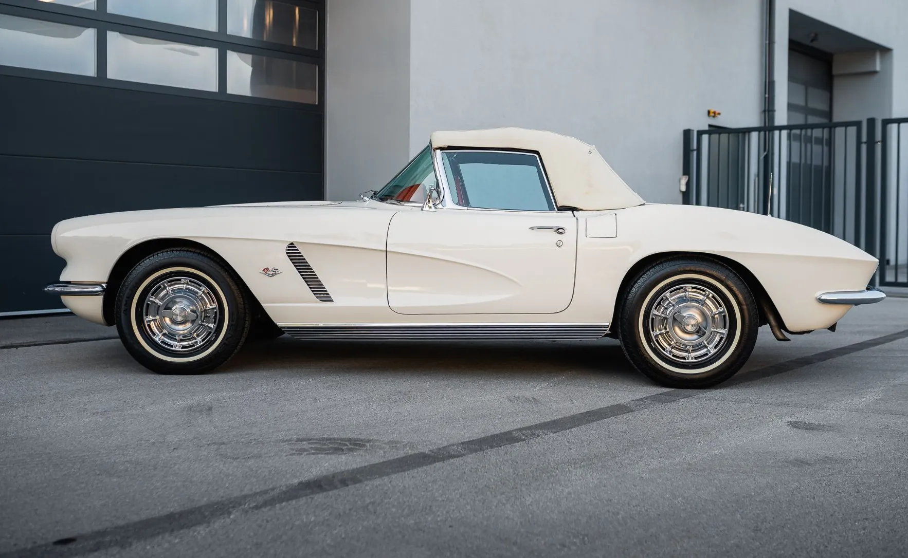 Zunanja slika - Chevrolet Corvette - C1 V8 5.4 atraktivna barvna kombinacija - 8