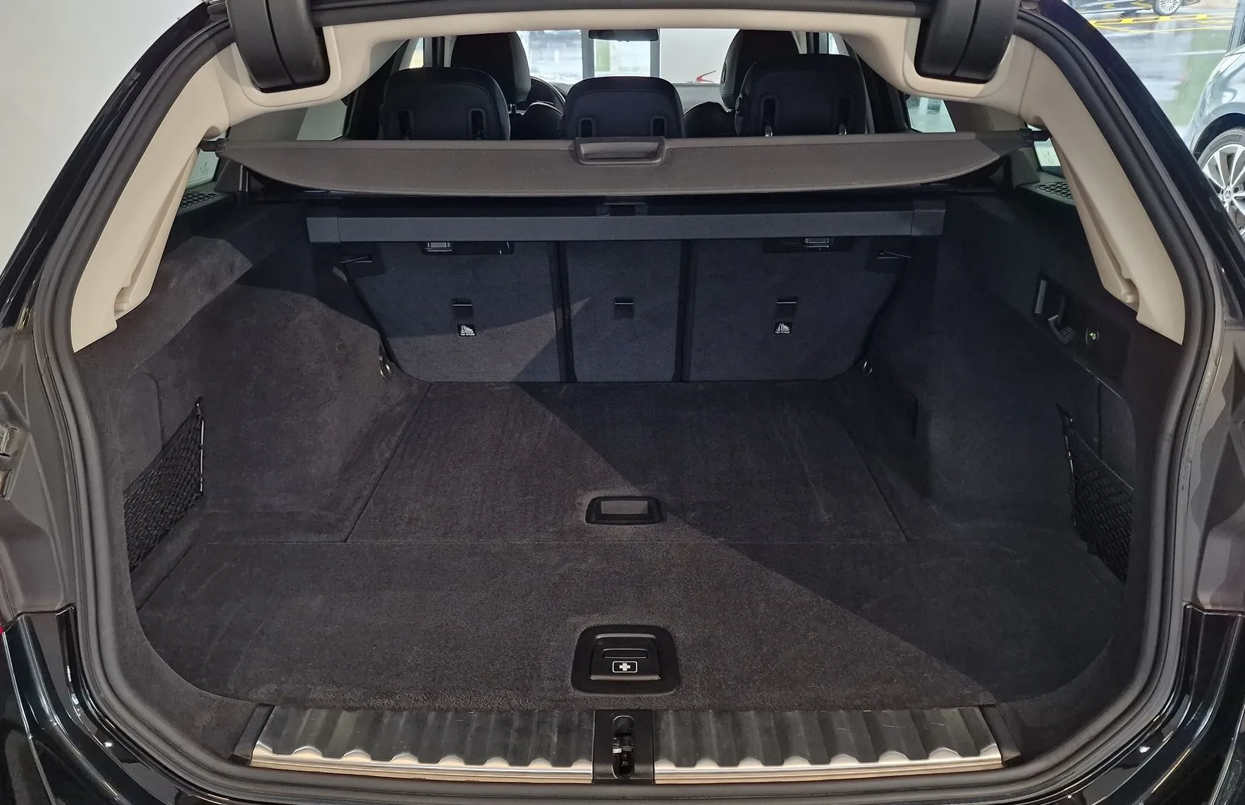 Zunanja slika - BMW Serija 3 - Touring: 320d Sport Line FULL LED|KLJUKA|VIRTUAL|AMBIENT - 8