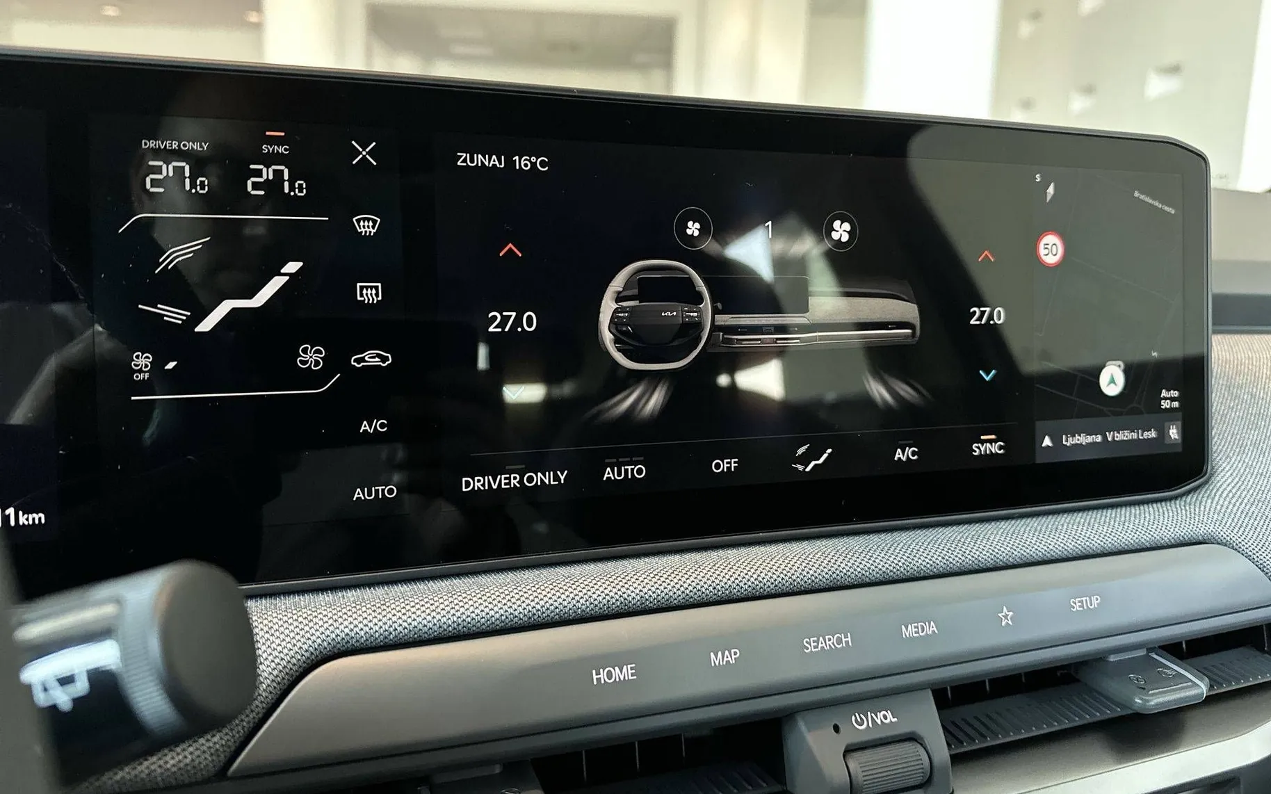 Notranja slika - KIA EV3 - STAR 58.3 kWh baterija - 18