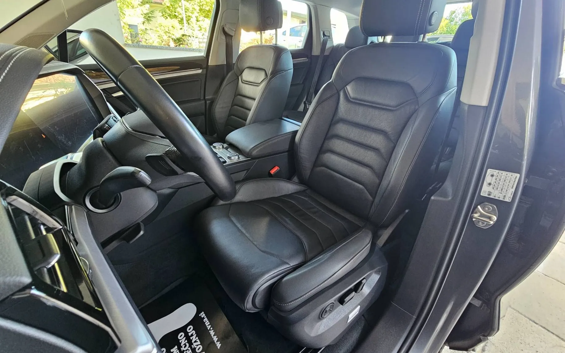 Notranja slika - Volkswagen Touareg - 4motion V6 TDI R-Line |VIRTUAL|ZRAK|KLJUKA|KAMERA| - 8