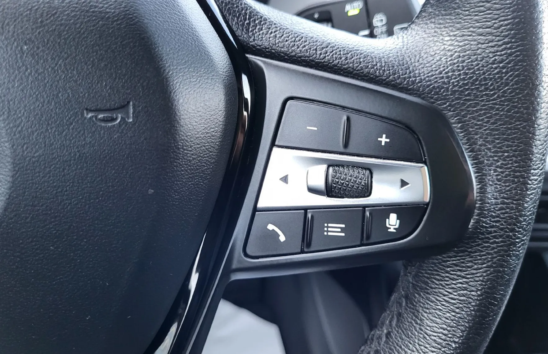 Zunanja slika - BMW Serija 1 - : 116d AUT navi-alu-pdc-kamera-servisiran-virtual - 13