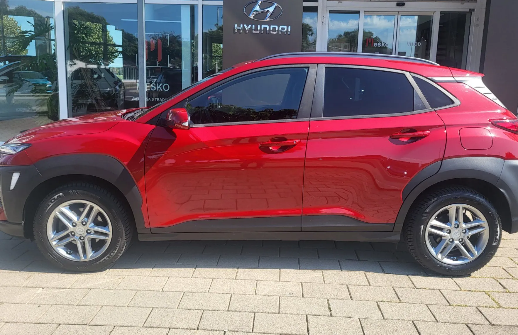 Zunanja slika - Hyundai Kona - 1.0 T-GDI 120 Style slo-1 last-servisiran.acc.pdc. - 4