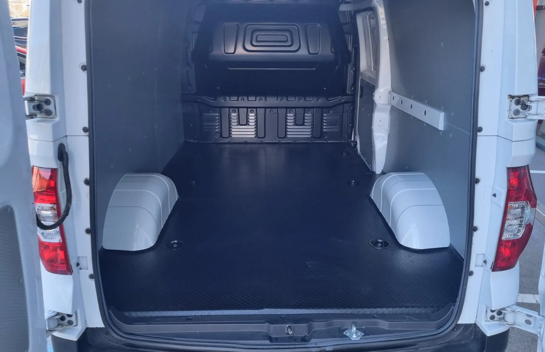 Zunanja slika - MAXUS eDeliver 3 - L2H1 - 10